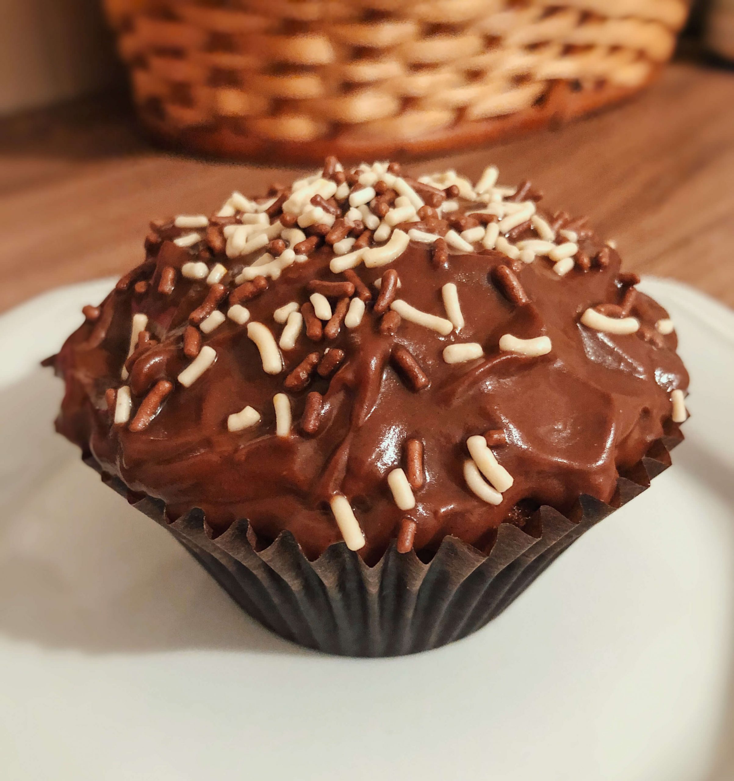 Cupcakes de chocolate e ganache vegano